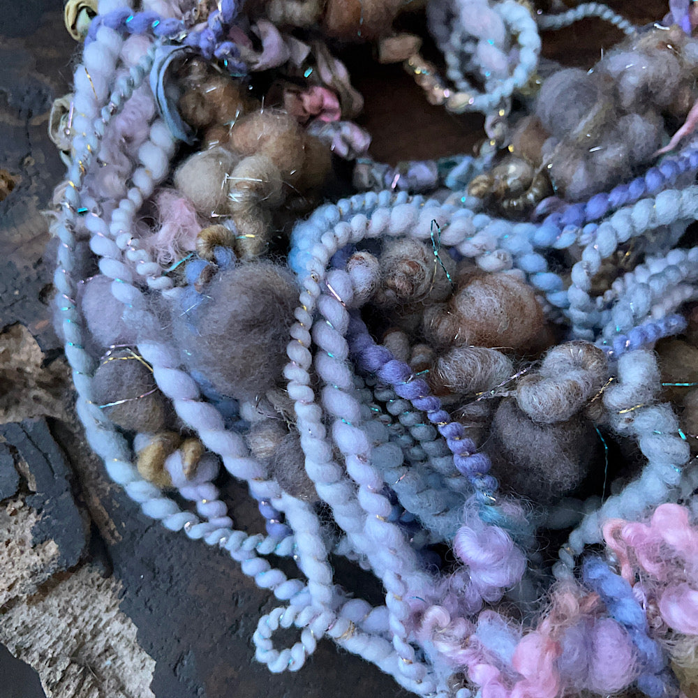 Art yarn for weaving