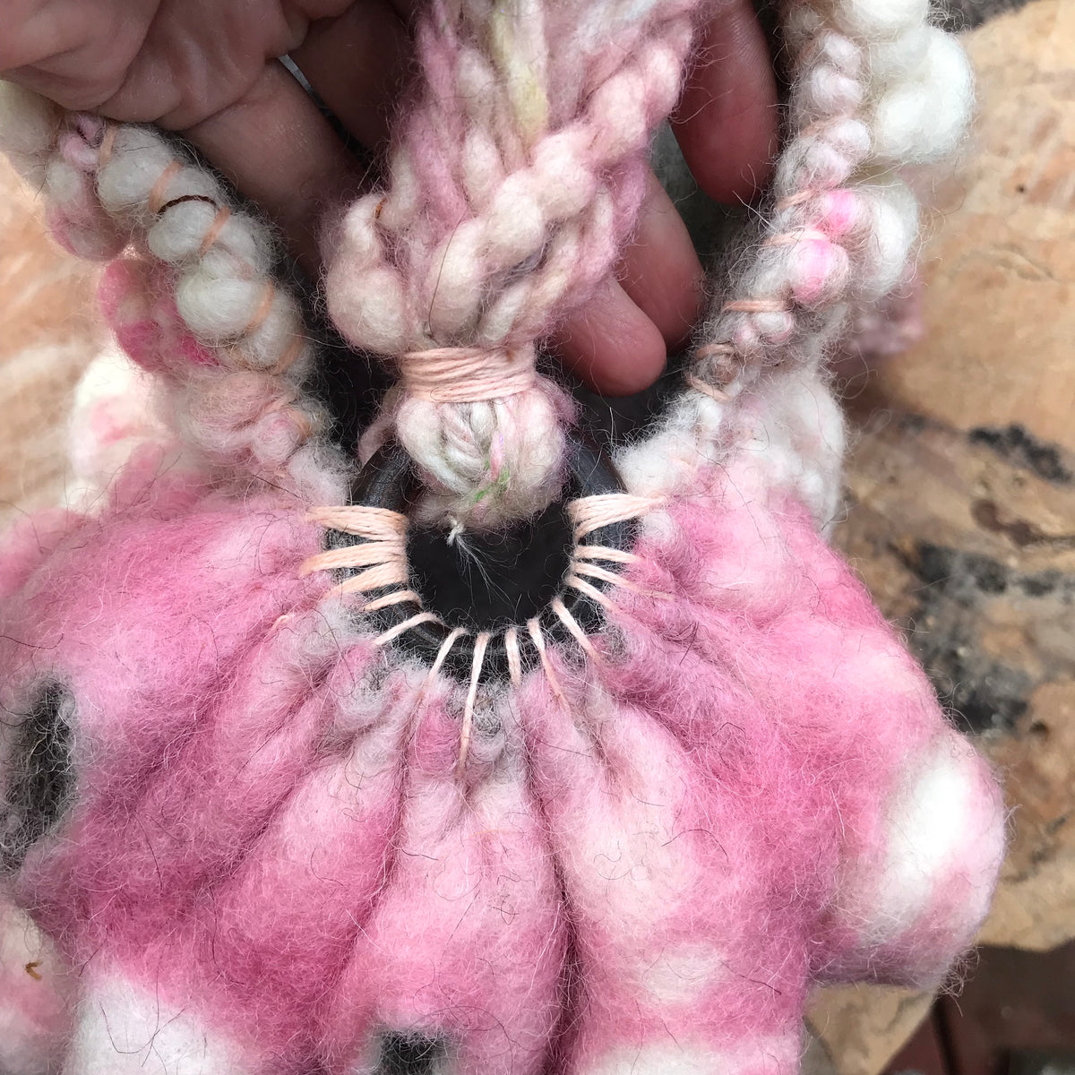 Pink Felted handbag | Sac en feutre - Mynoush