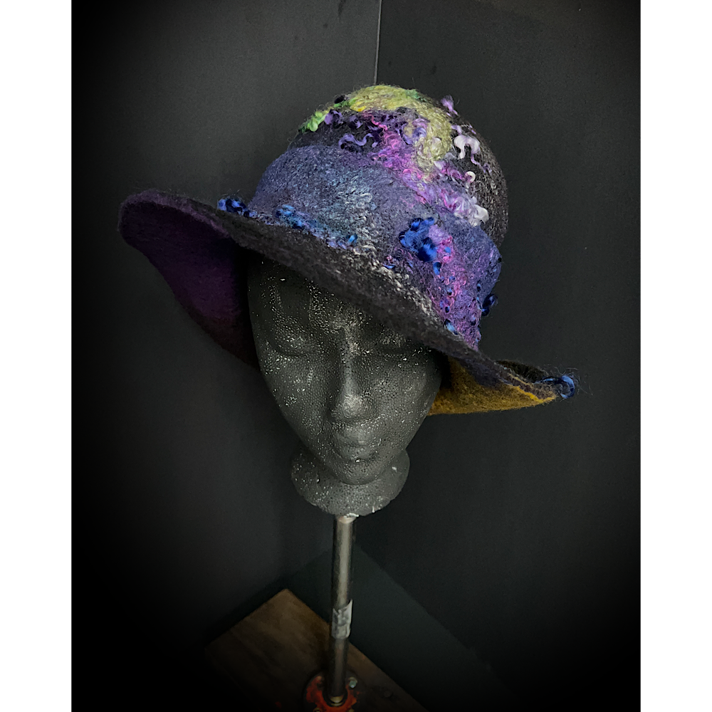 Felted hat- 23.5”