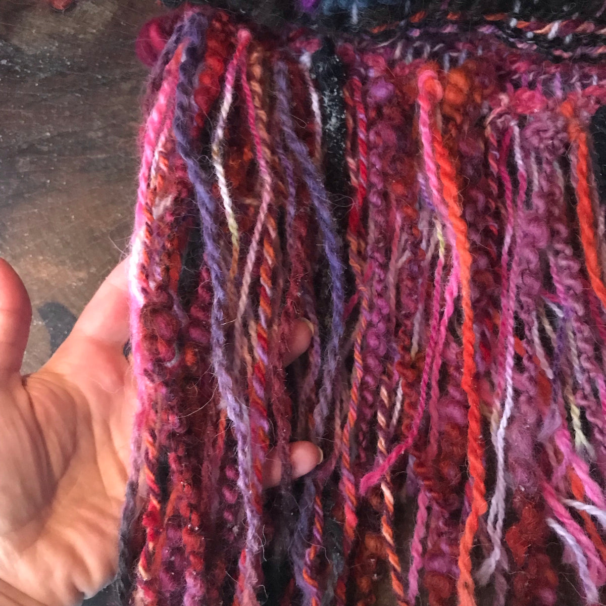 red scarf 100% Wool Hand woven 90”x9”Foulard 100% laine rouge tissé main 90”x9” - Mynoush