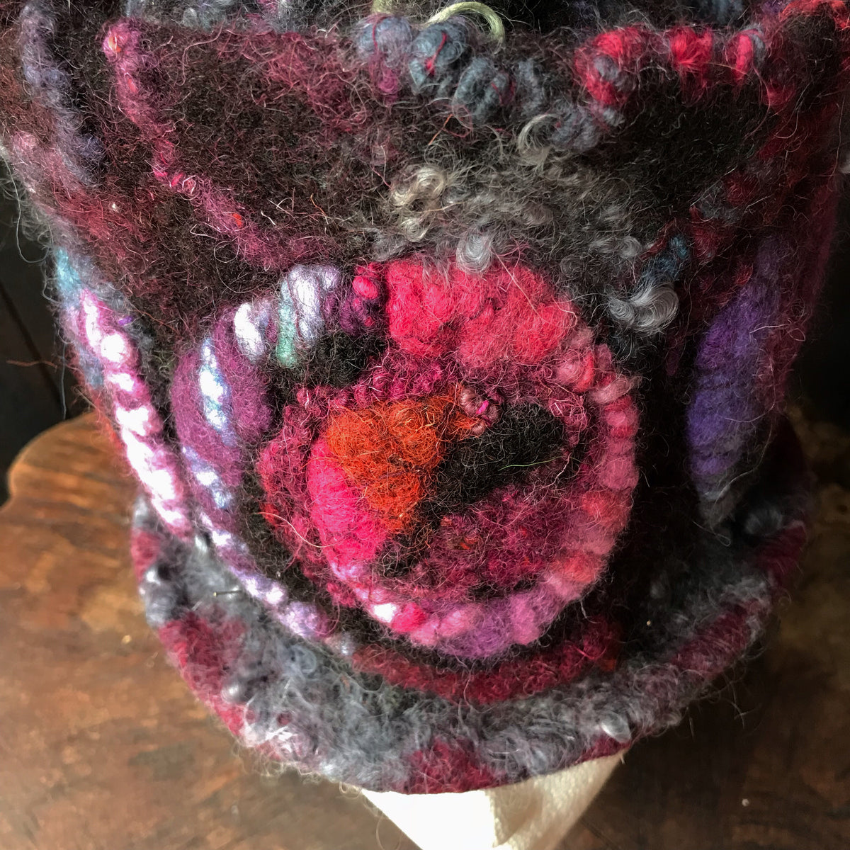 Black felted hat 100% Wool size 23” | Chapeau Noir en feutre 100% laine Taille 23” - Mynoush