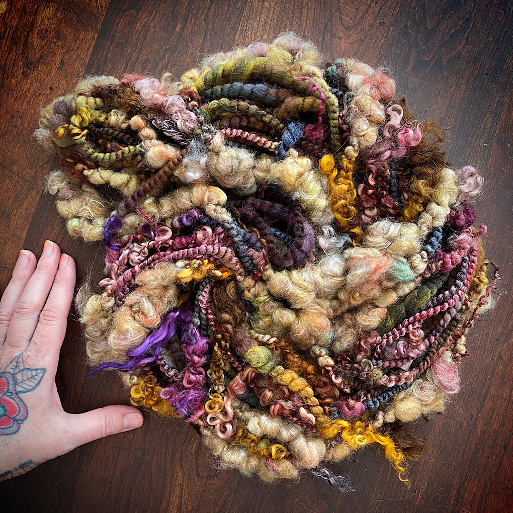 Clair-obscur Rich golden Signature Art yarn