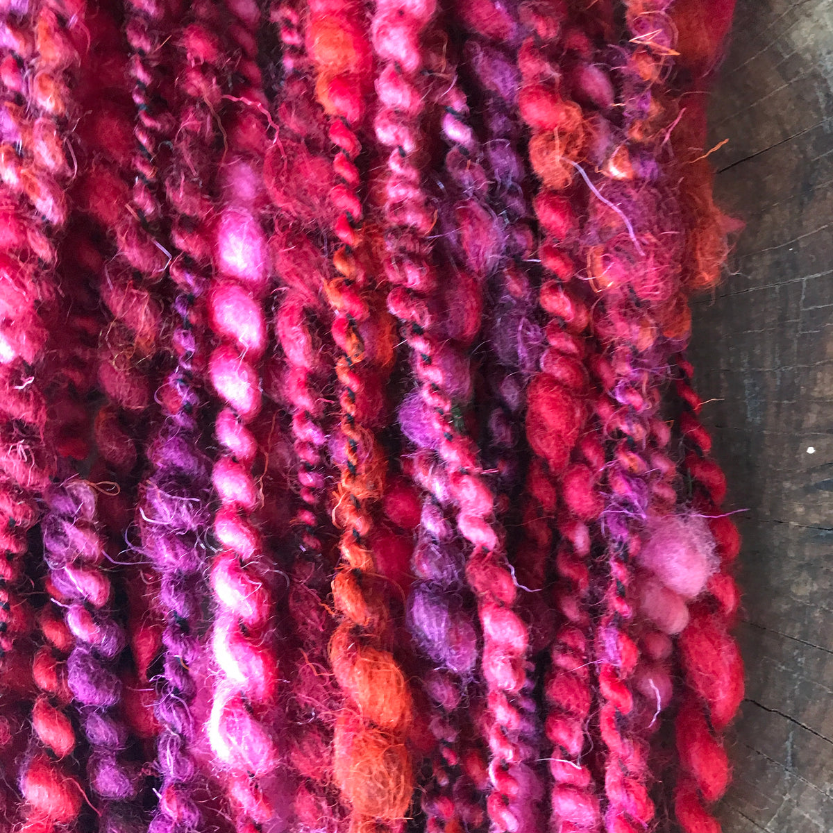 Red art yarn 100g 29y - Mynoush