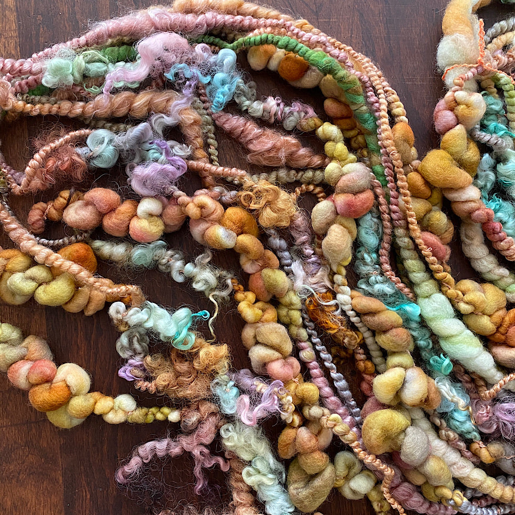 Caresse d’Avril Rich golden Signature Art yarn