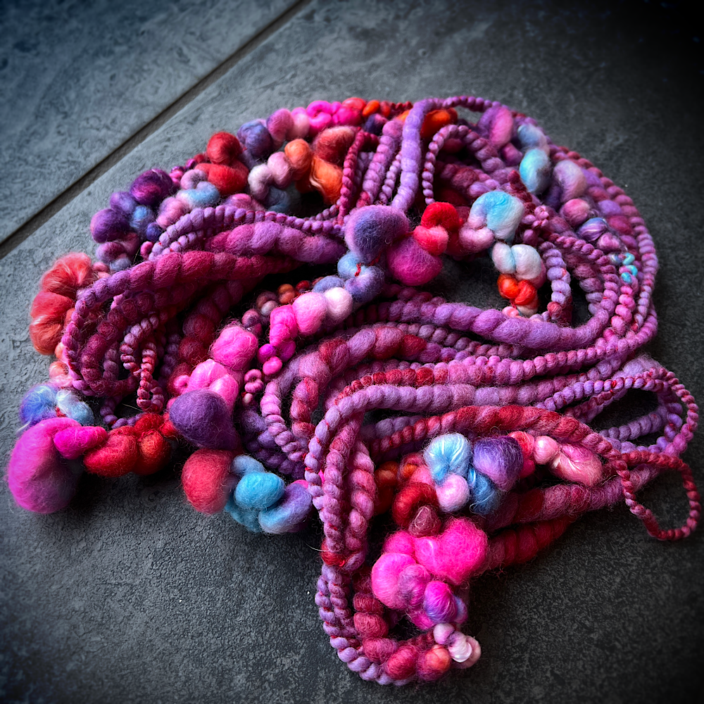 Weaving set of handspun yarns