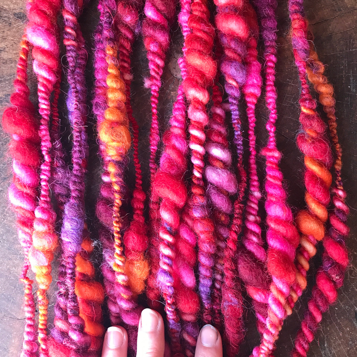 Red art yarn 90g - Mynoush