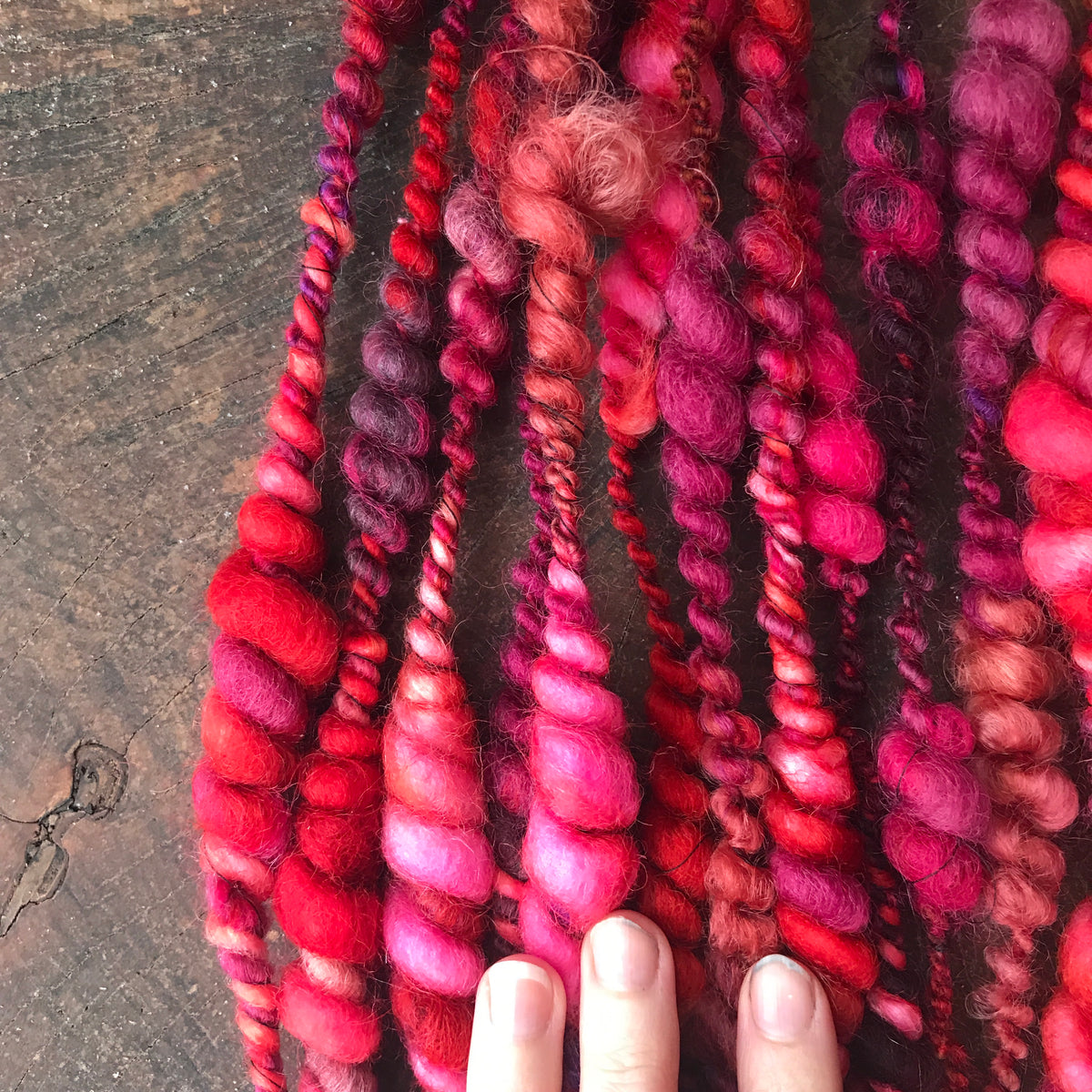 Red art yarn 100g - Mynoush