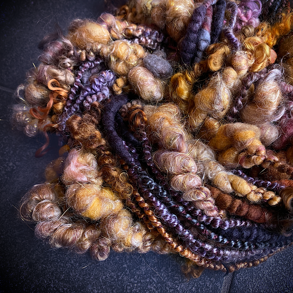 Clair-obscur Rich golden Art yarn STOCK