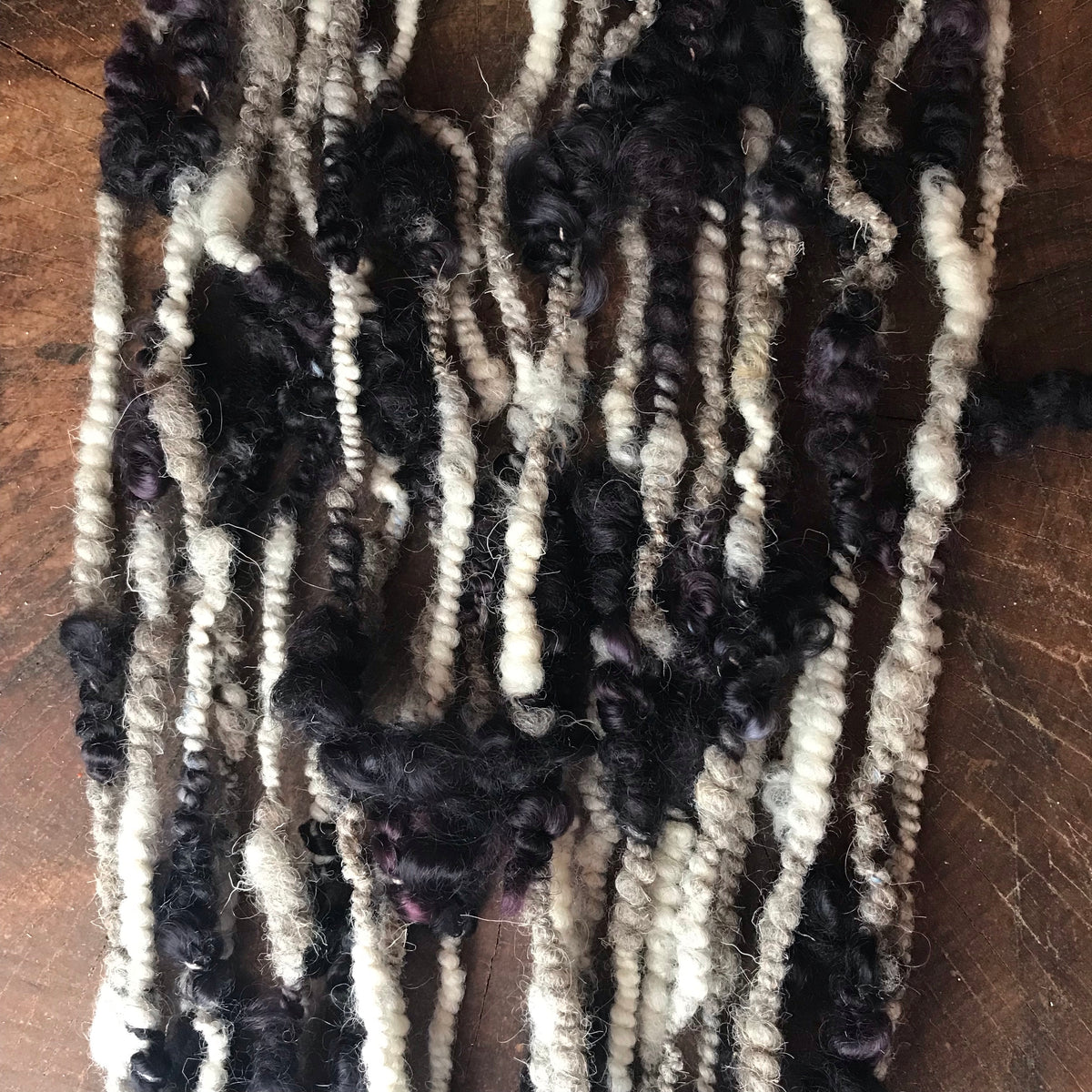 Grey black hand spun yarn 100g 15y - Mynoush