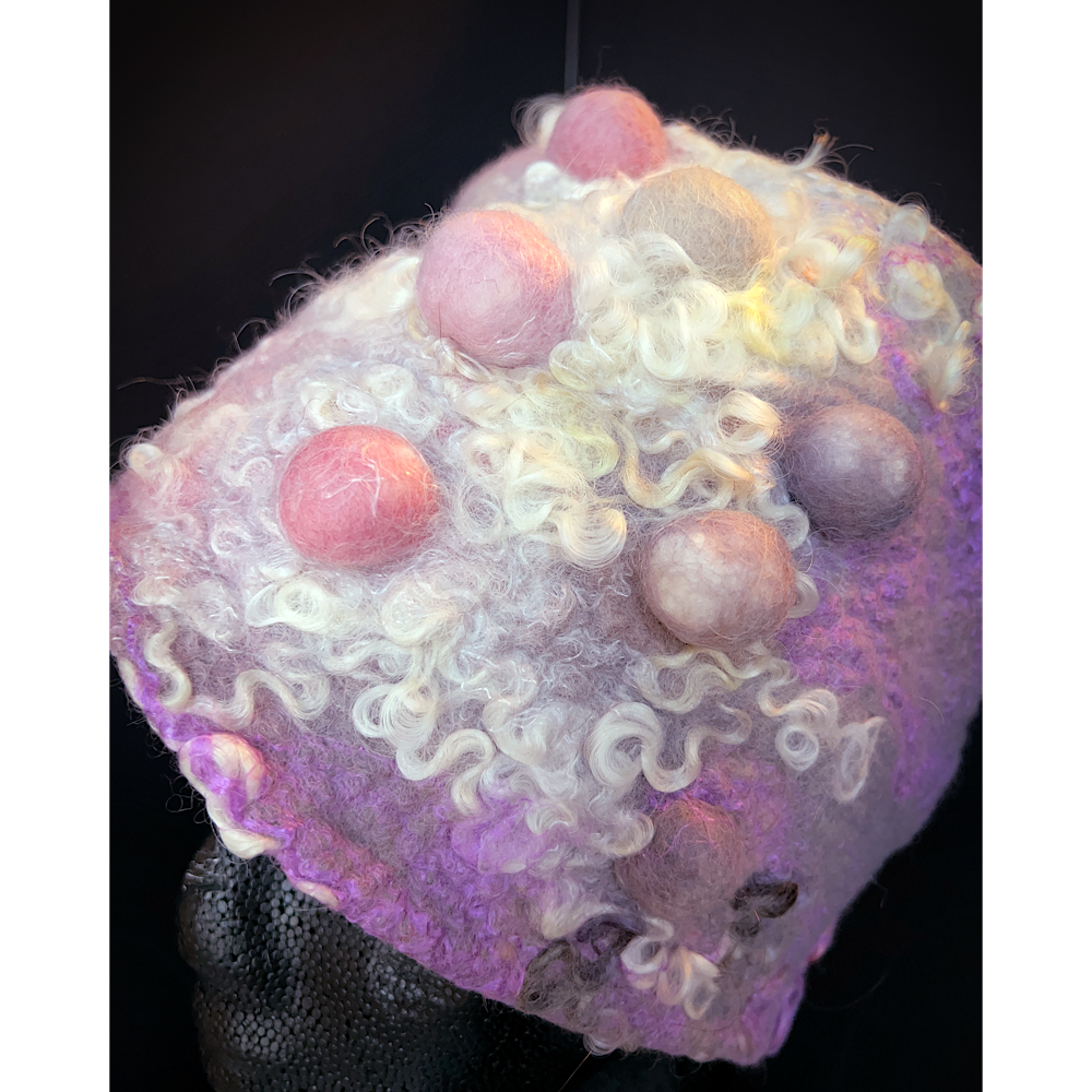 Felted toque with bubbles size 23”