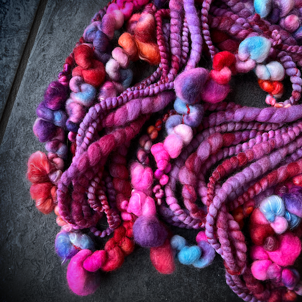 Weaving set of handspun yarns