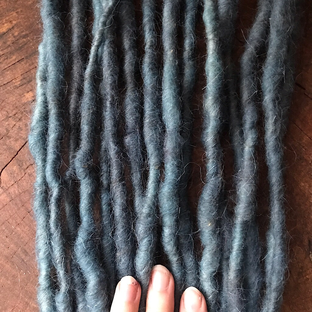 Blueberry weaving yarn
