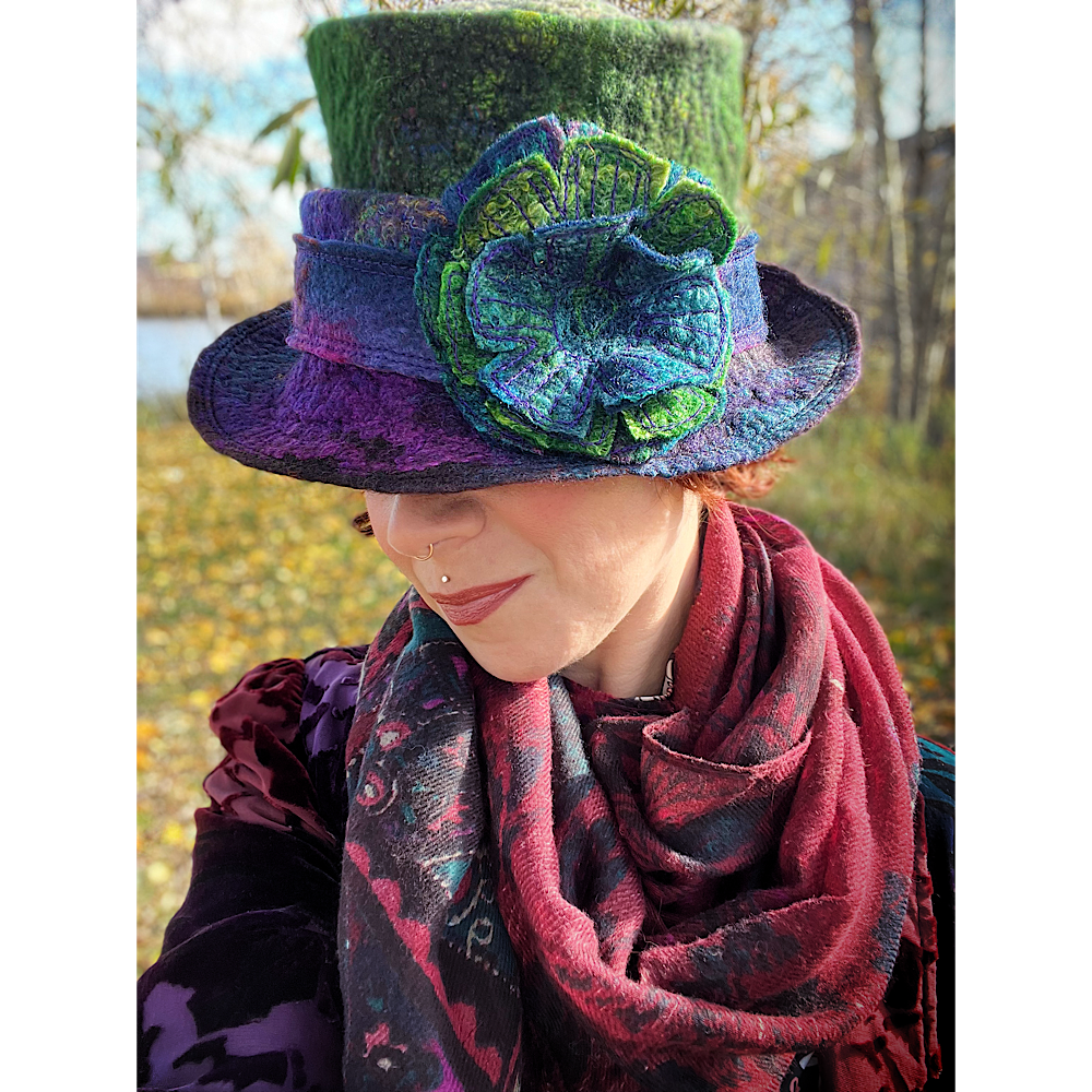 Felted top hat with flower - 22.5”