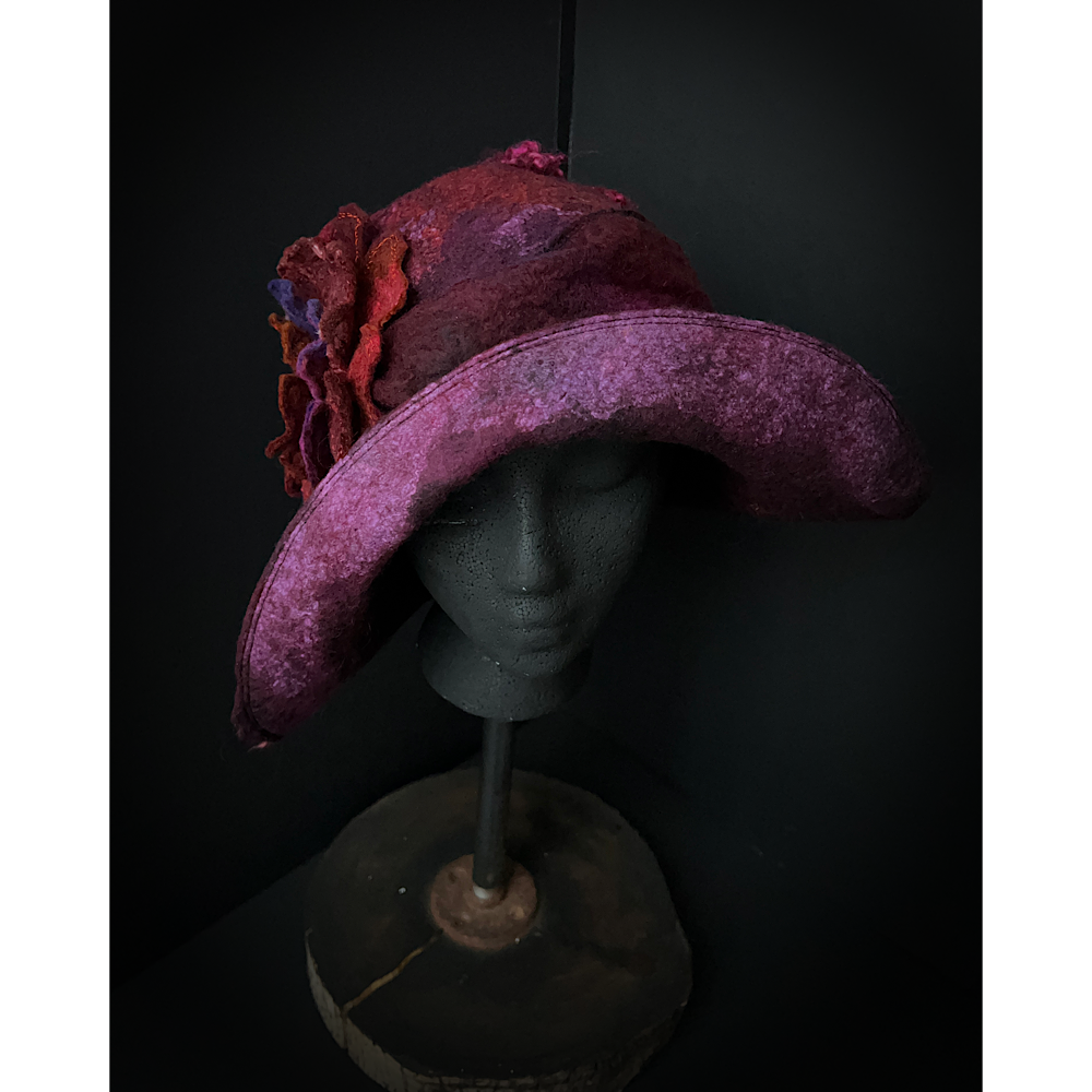 Felted flapper’s hat with rose size 24” 1/4