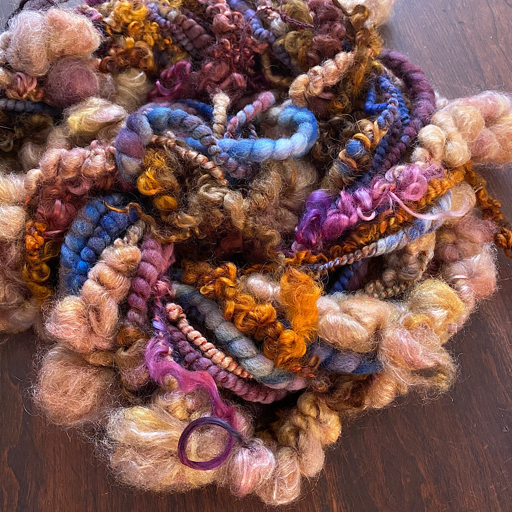 Clair-obscur Rich golden Signature Art yarn