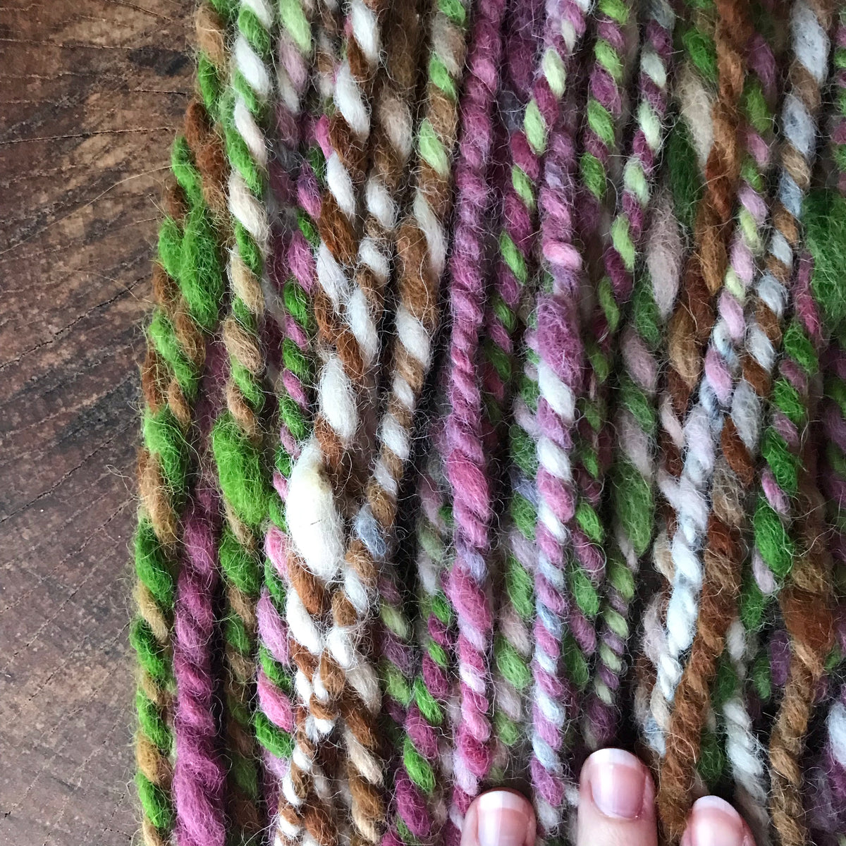 Green hand spun yarn 84g 32y - Mynoush