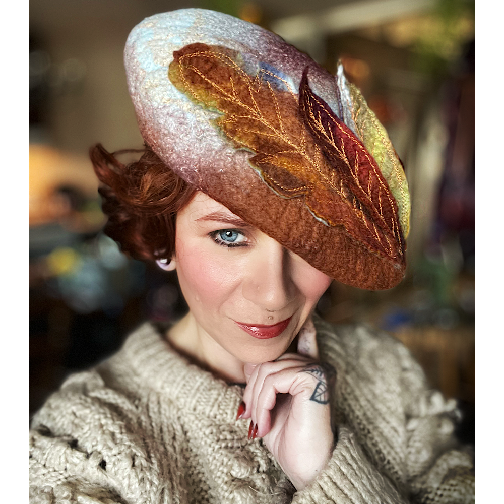 Felted beret with leaves size 22“ 1/2 small