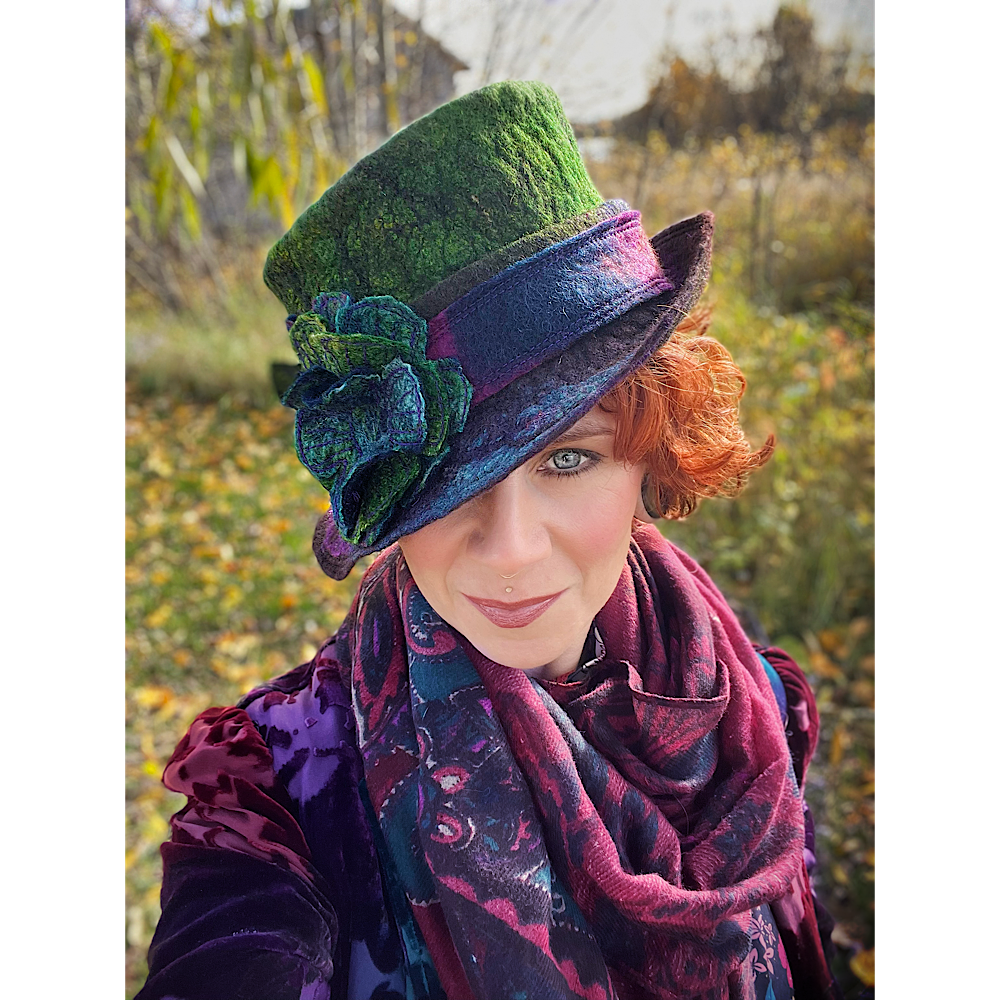 Felted top hat with flower - 22.5”