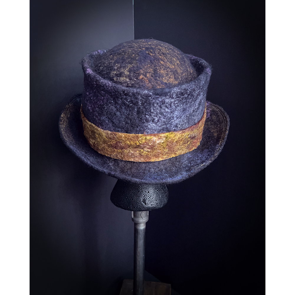 Felted hat with bow size 23.5”
