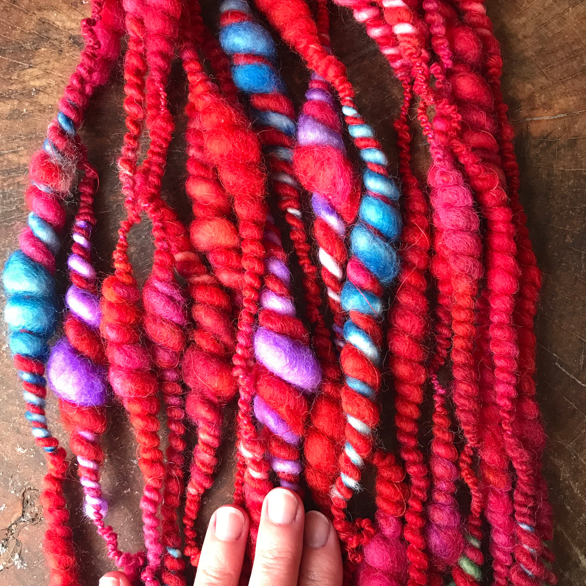 Red art yarn 100g - Mynoush