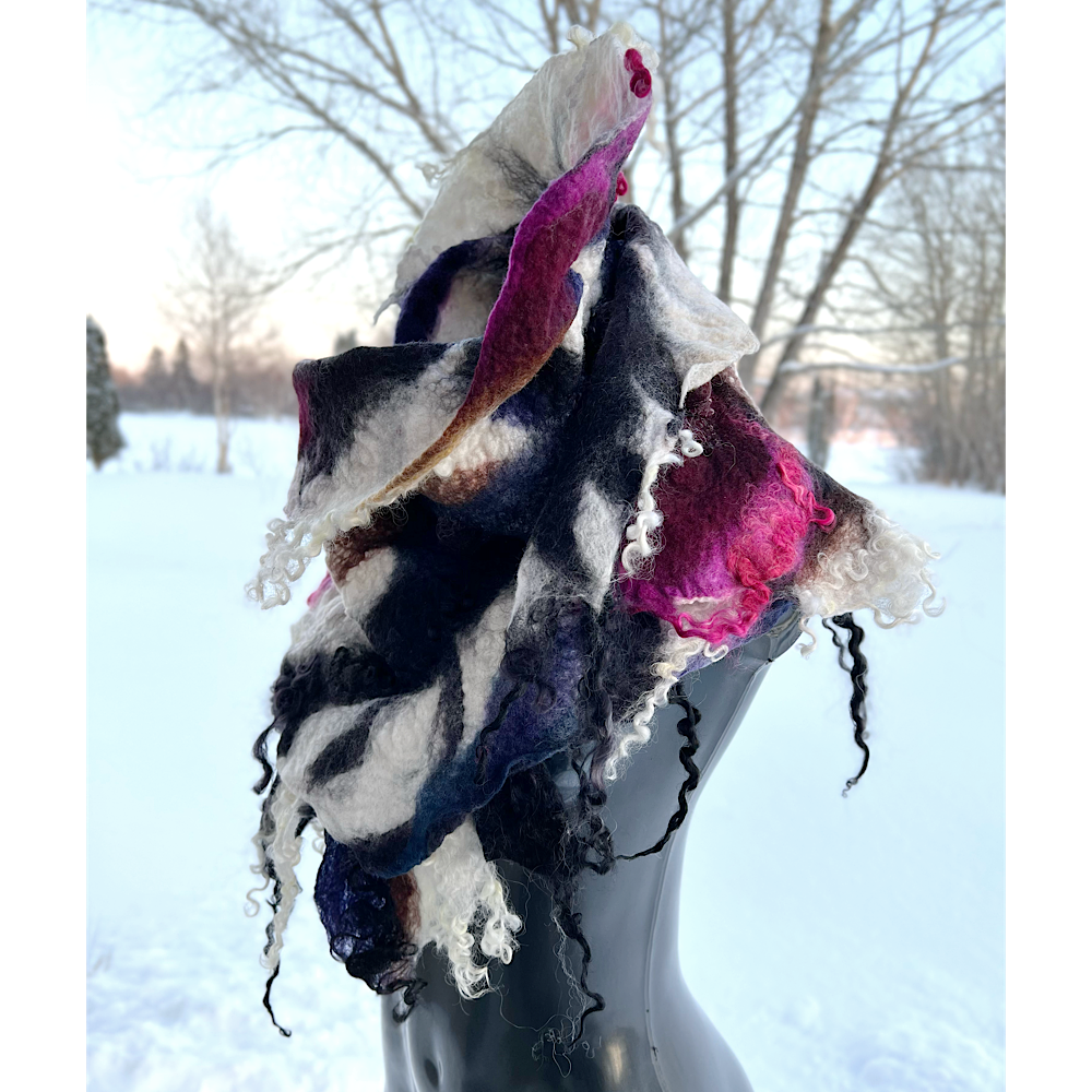 Felted scarf 2023