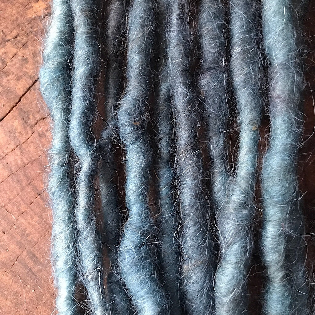 Blueberry weaving yarn