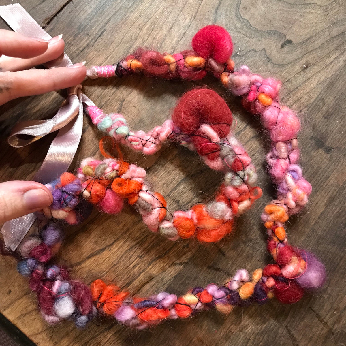 Yarn necklace no3 | Collier de laine no 3 - Mynoush