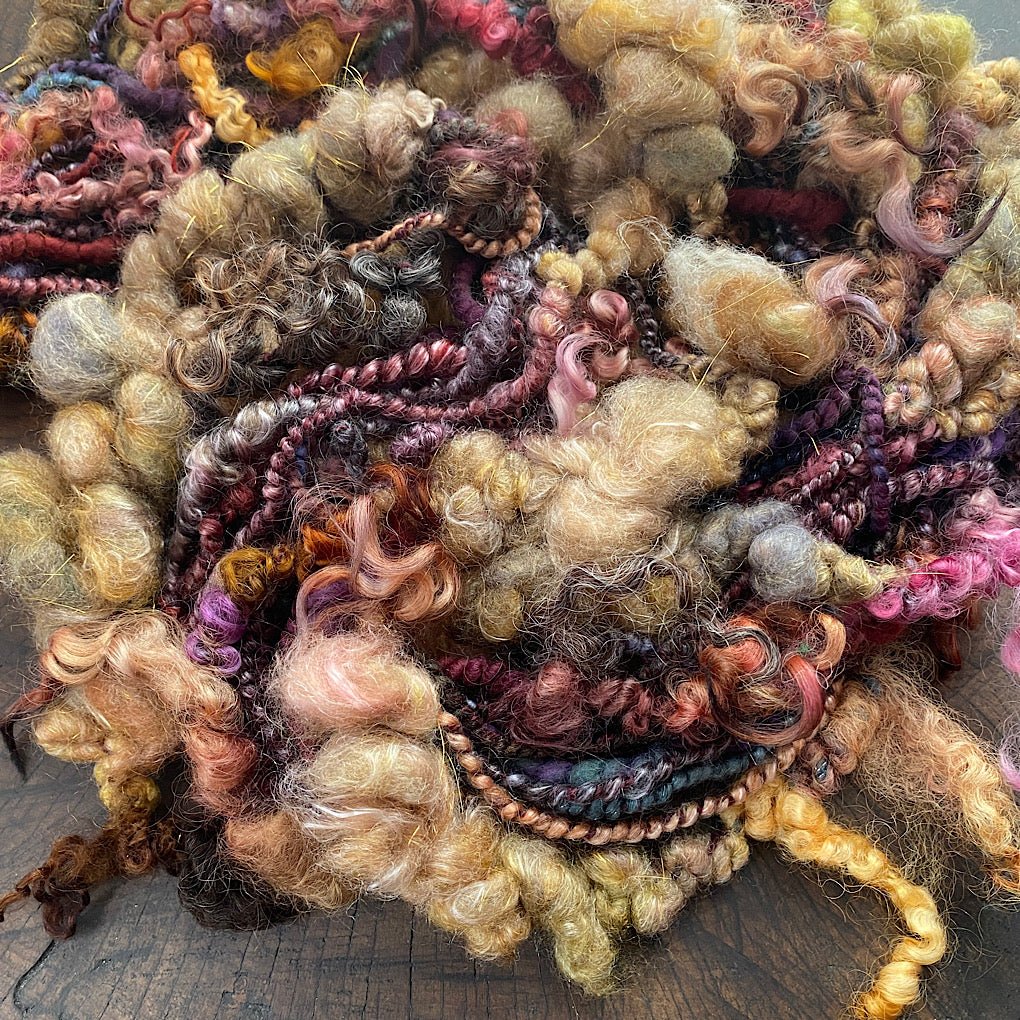 Clair-obscur Rich golden Signature Art yarn