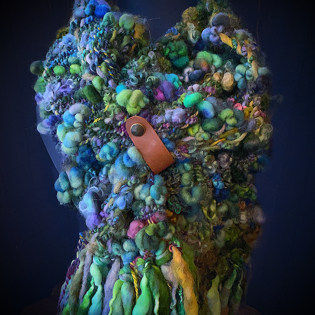 Leather tie for shawls