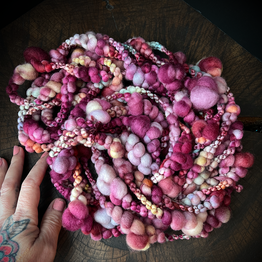 Velvet rose - jumbo boucle yarn