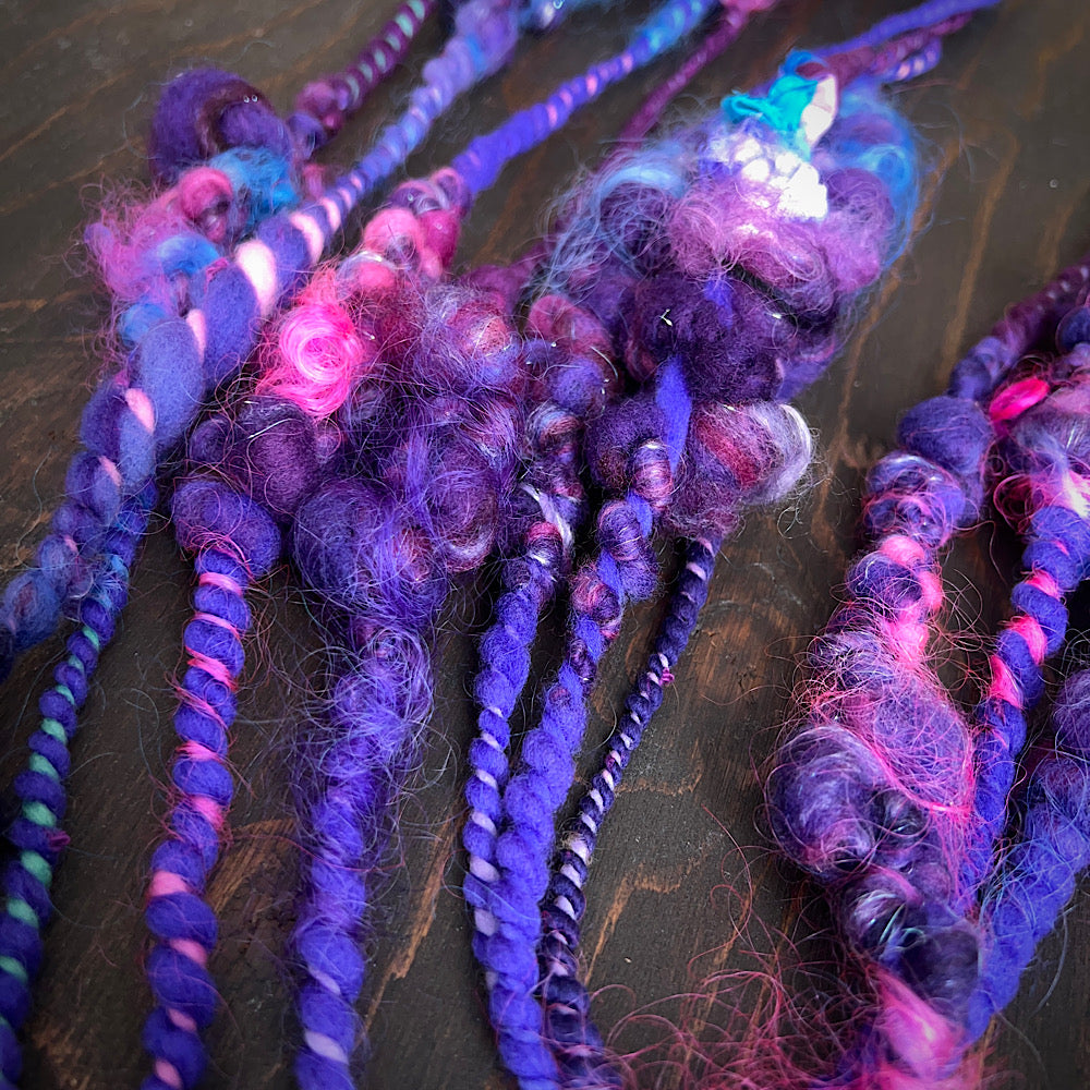 Art yarn for weaving