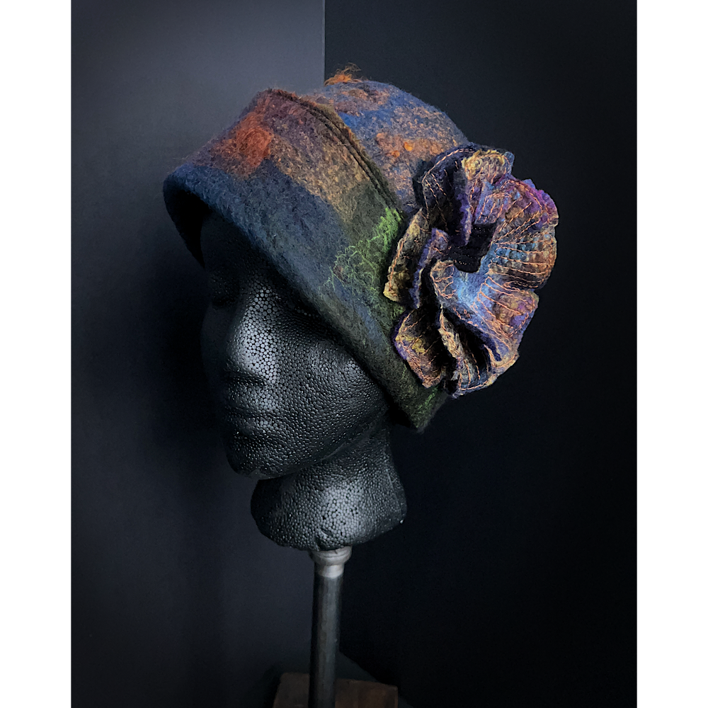 Felted hat size 22“ small