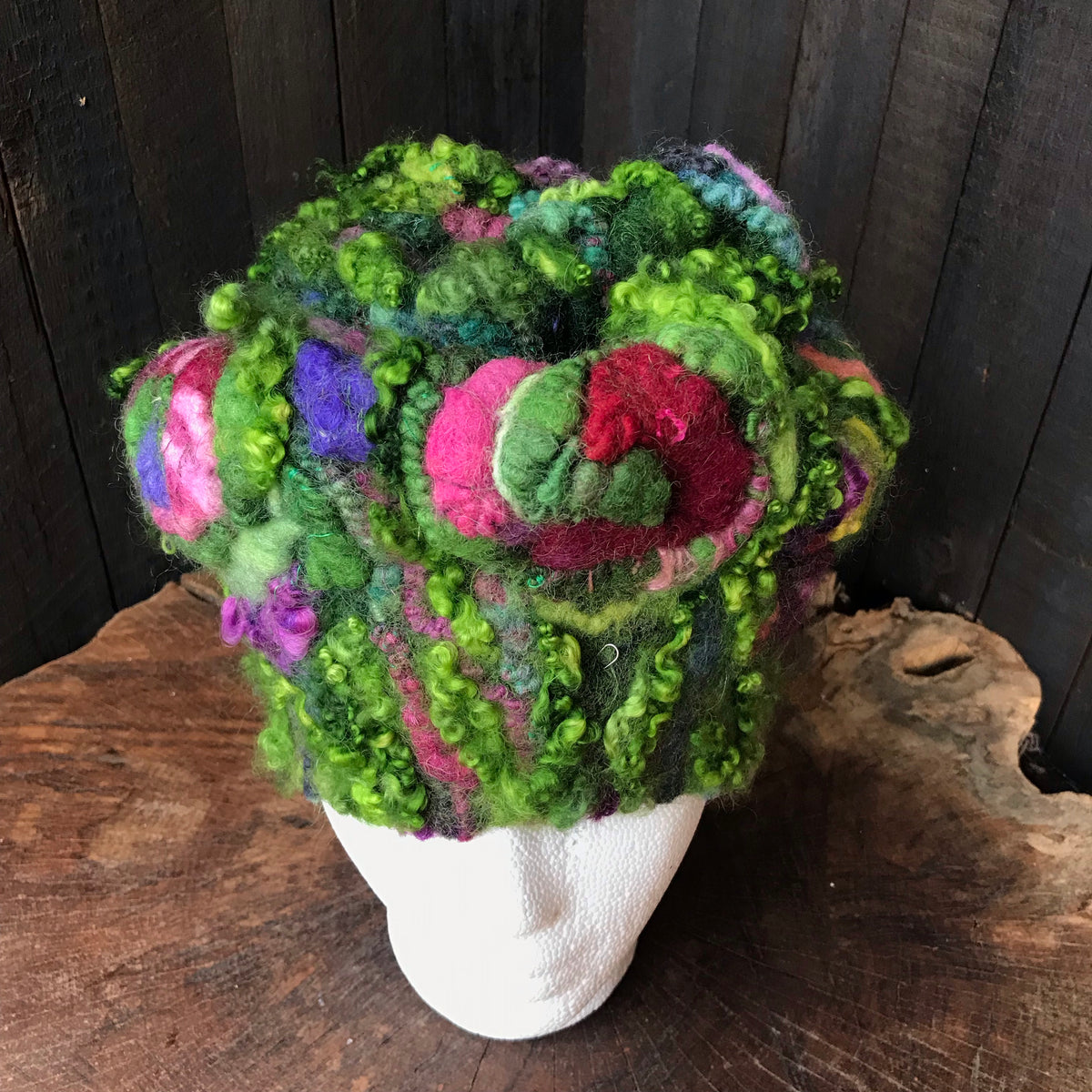 Green felted hat size 23” | Chapeau Vert en feutre grandeur 23” - Mynoush