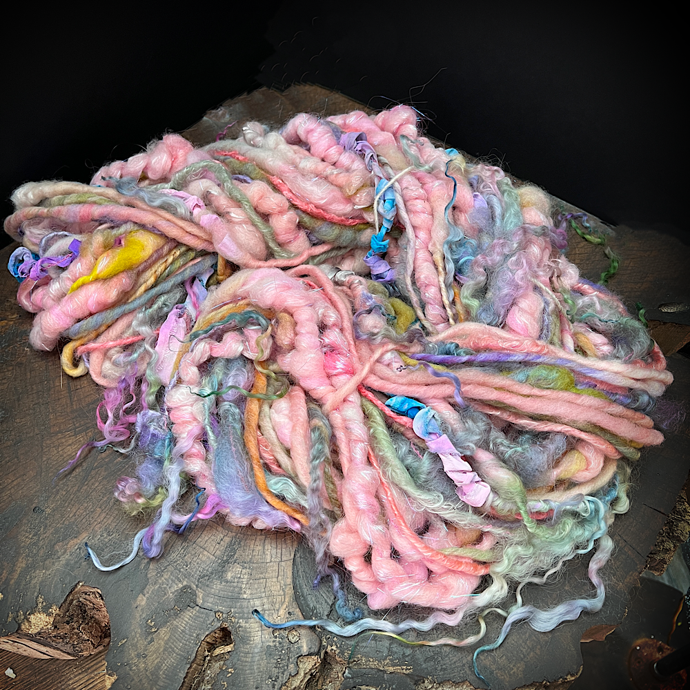 Mynoush Core spinning art yarn with locks and ribbons video tutorial