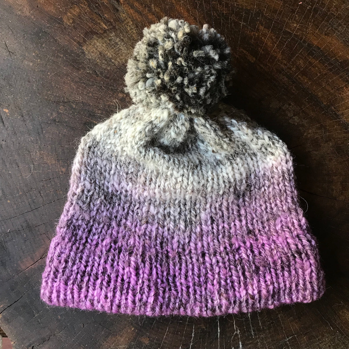Purple  beanie 100% wool One size | Tuque mauve 100% laine - Mynoush