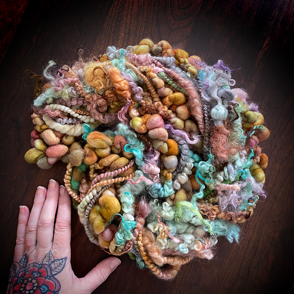 Caresse d’Avril Rich golden Signature Art yarn