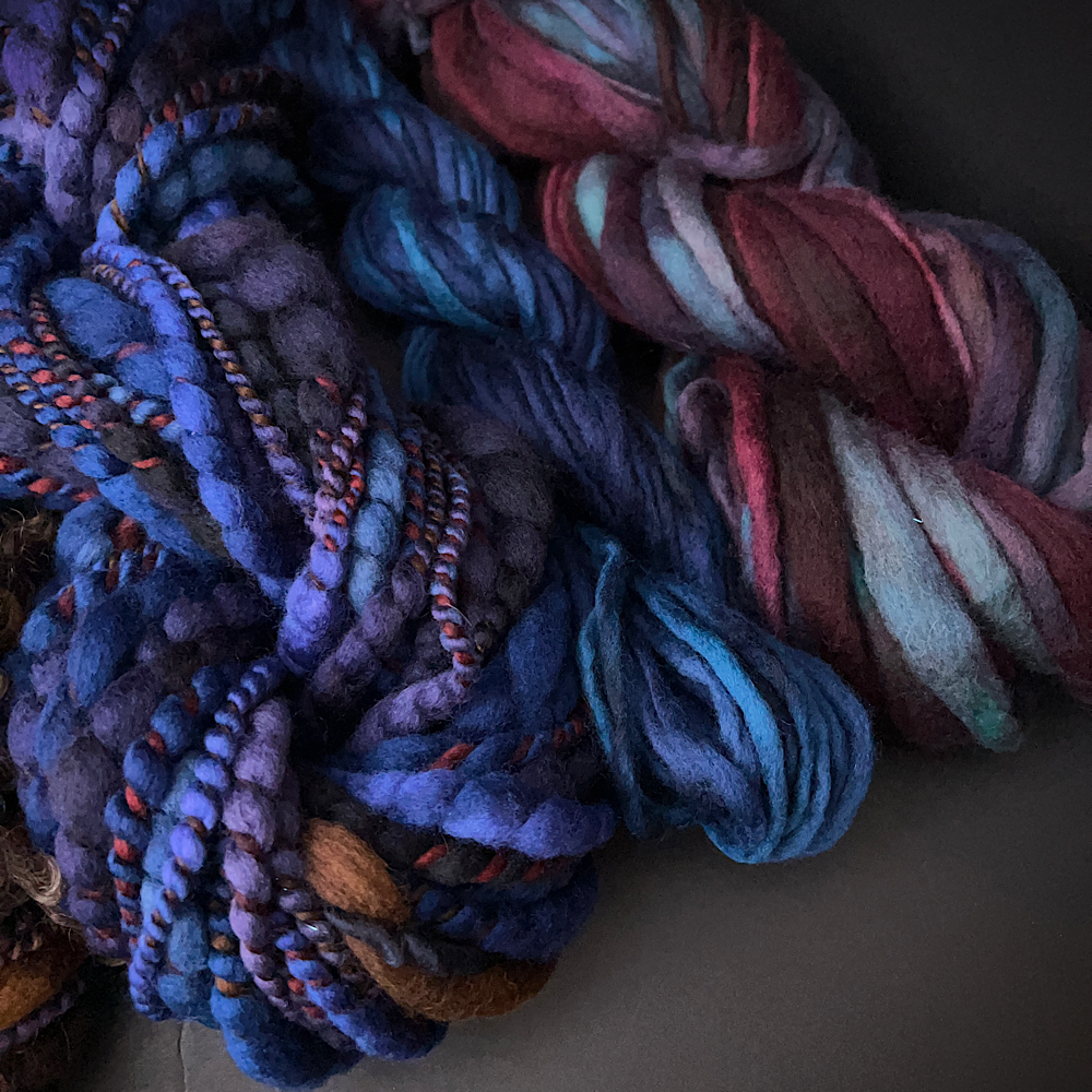 Art yarns kit for weaving