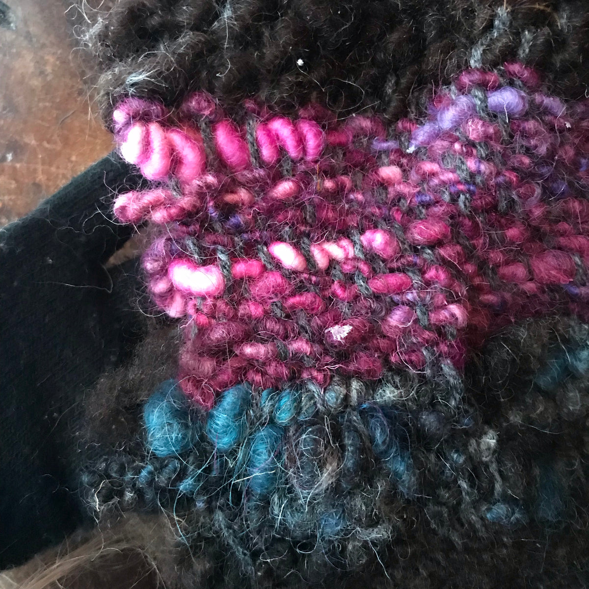 Black scarf 100% Wool - Foulard 100% laine rouge - Mynoush