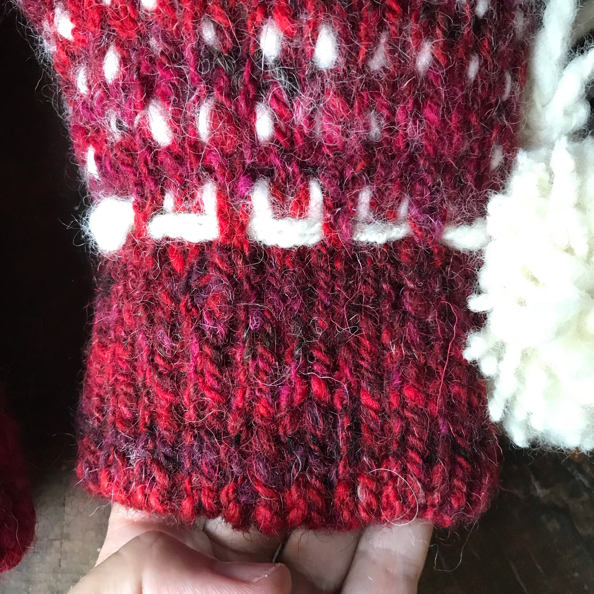 Red Thrummed mittens 100% wool| Mitaine thrummed 100% laine - Mynoush