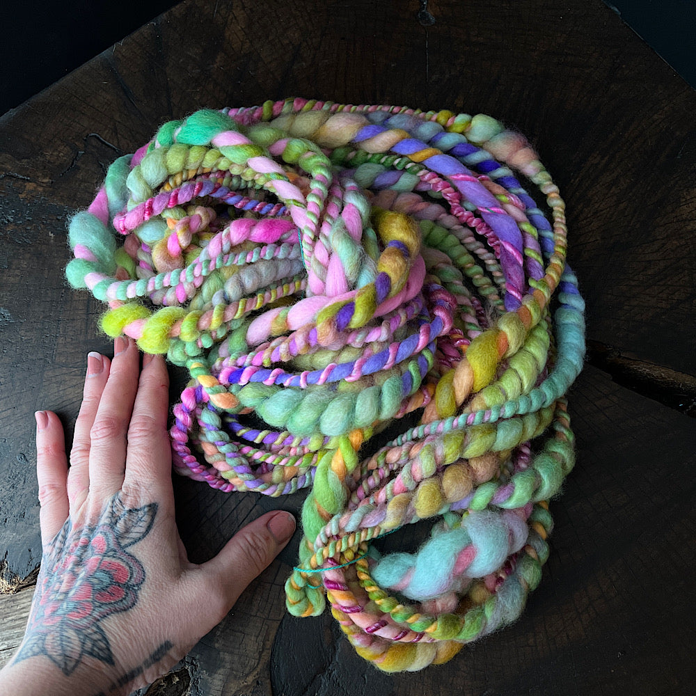 Shy Frog - jumbo 2 ply spiral art yarn