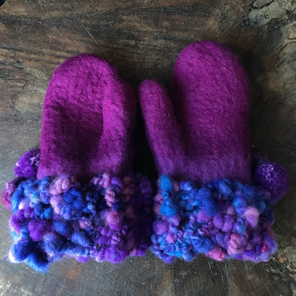 Purple felted mittens Mitaines mauve en feutre - Mynoush