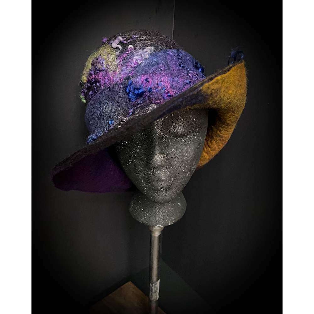 Felted hat- 23.5”