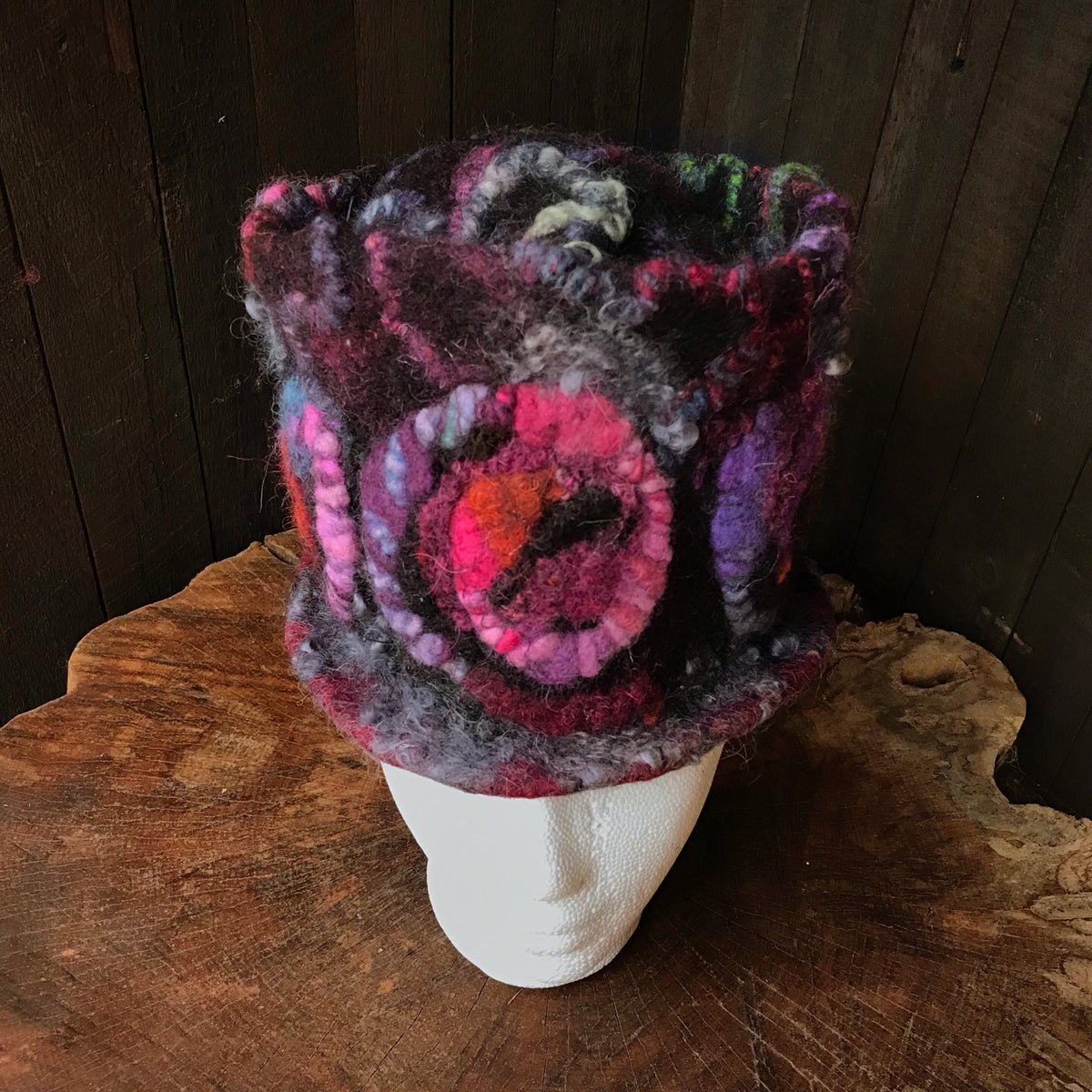 Black felted hat 100% Wool size 23” | Chapeau Noir en feutre 100% laine Taille 23” - Mynoush