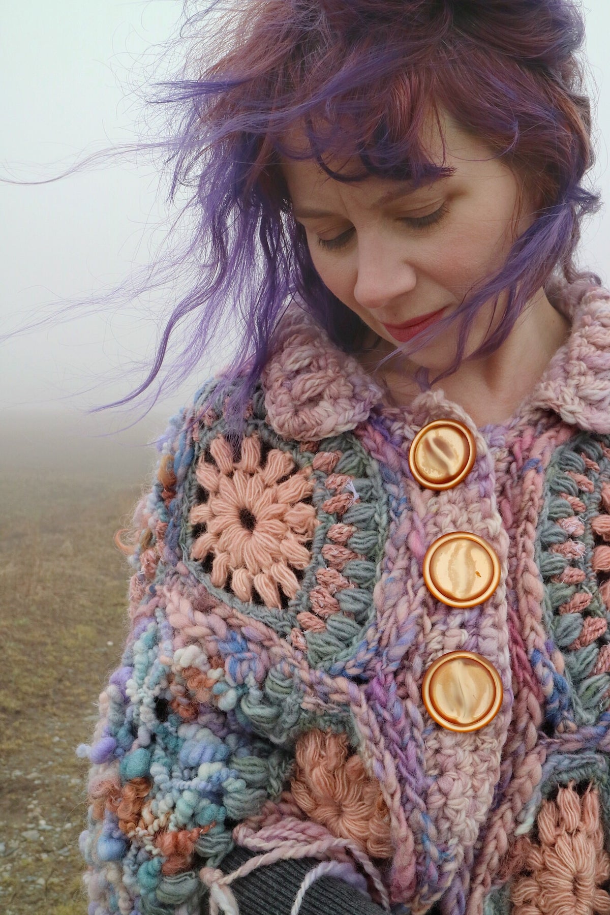 Purple crochet poncho Châle en laine - Mynoush