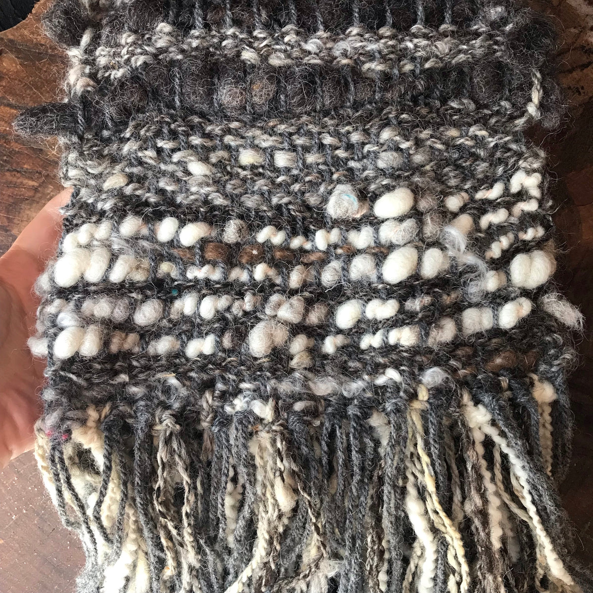 Unisex classic natural grey scarf 100% Wool Hand woven 82”x 8”|Foulard unisexe gris 100% laine tissé main 82”x8” - Mynoush