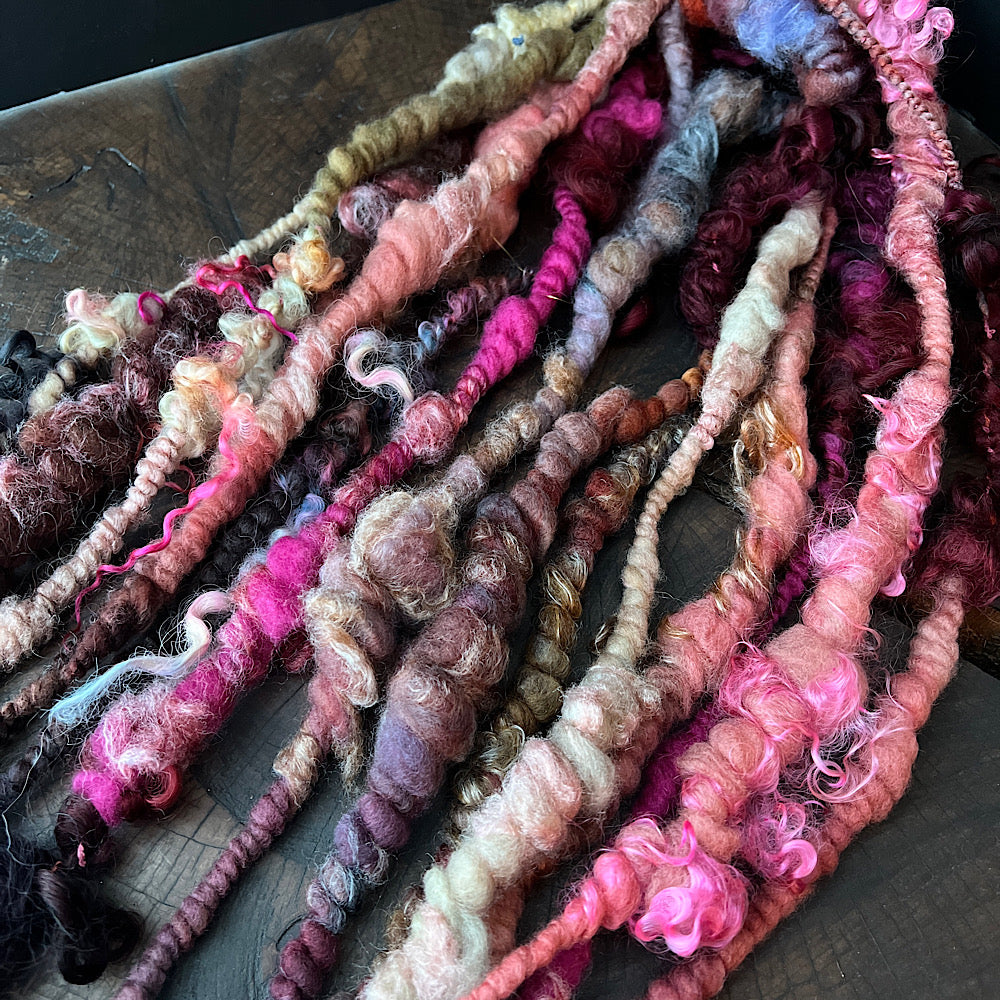 Winter rose - jumbo art yarn