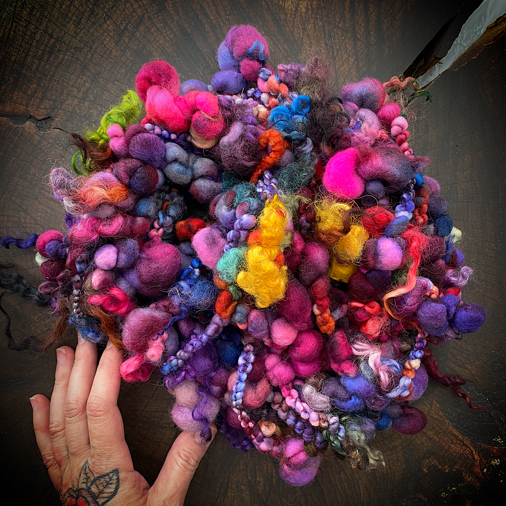 Mina Jumbo boucle art yarn