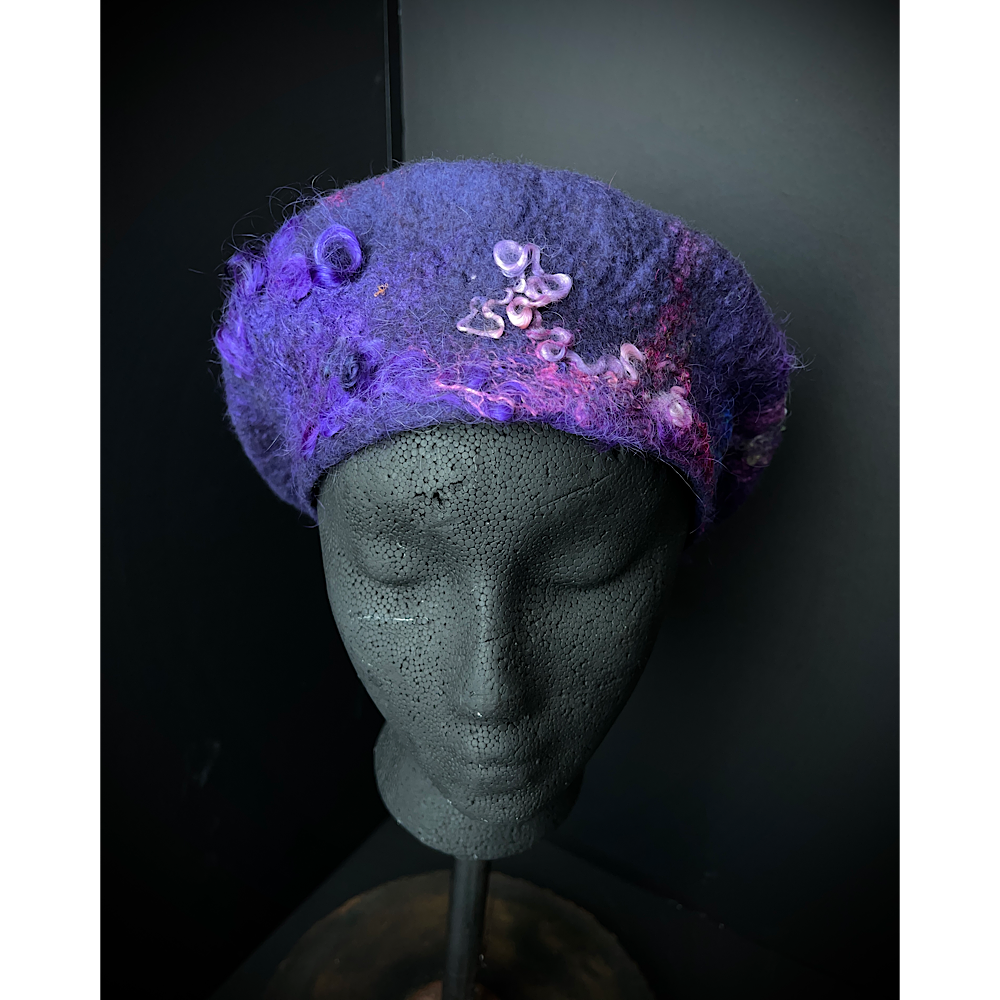 Felted beret size 22“ small