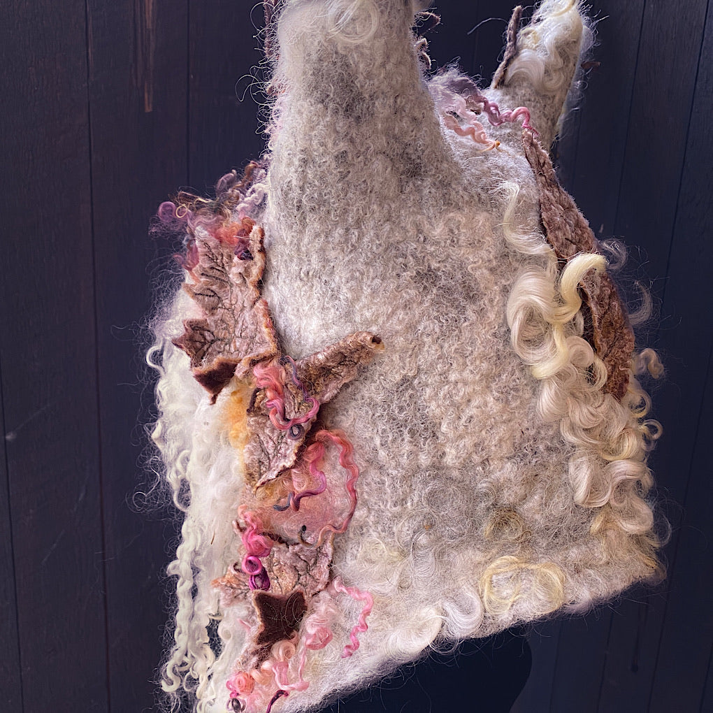 L’esprit des bois felted hood 2 size 23“