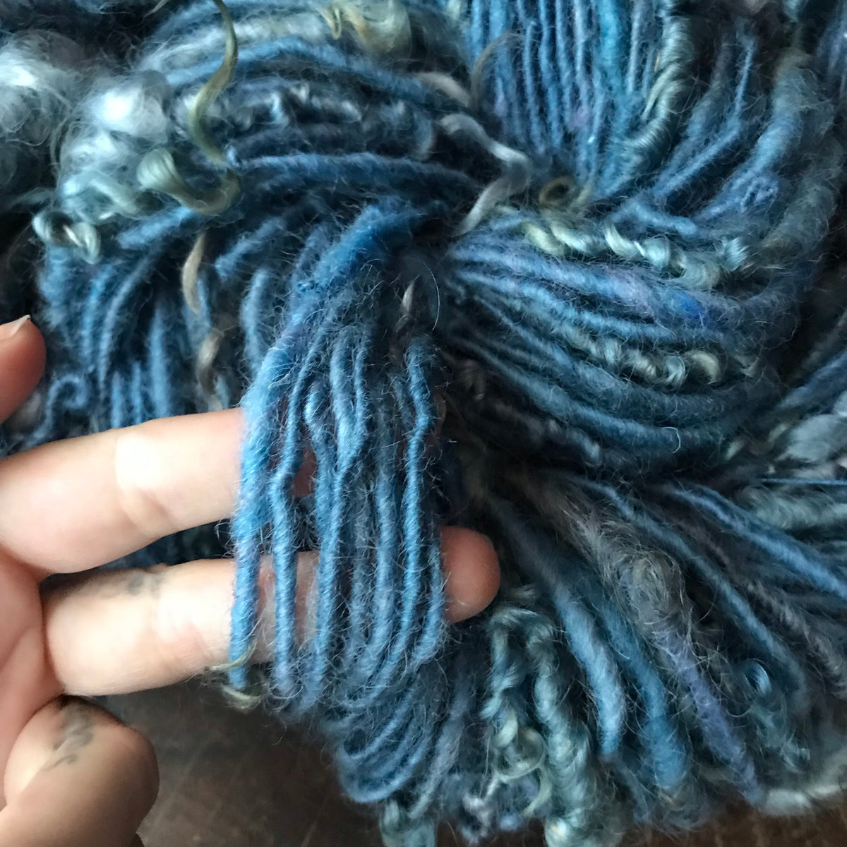 RESERVE MANON B.- Blue textured wool yarn 100 grams 40 yards skein - Mynoush